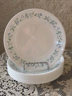 Set of 8 Corelle Country Cottage Pattern Salad/Dessert Plates